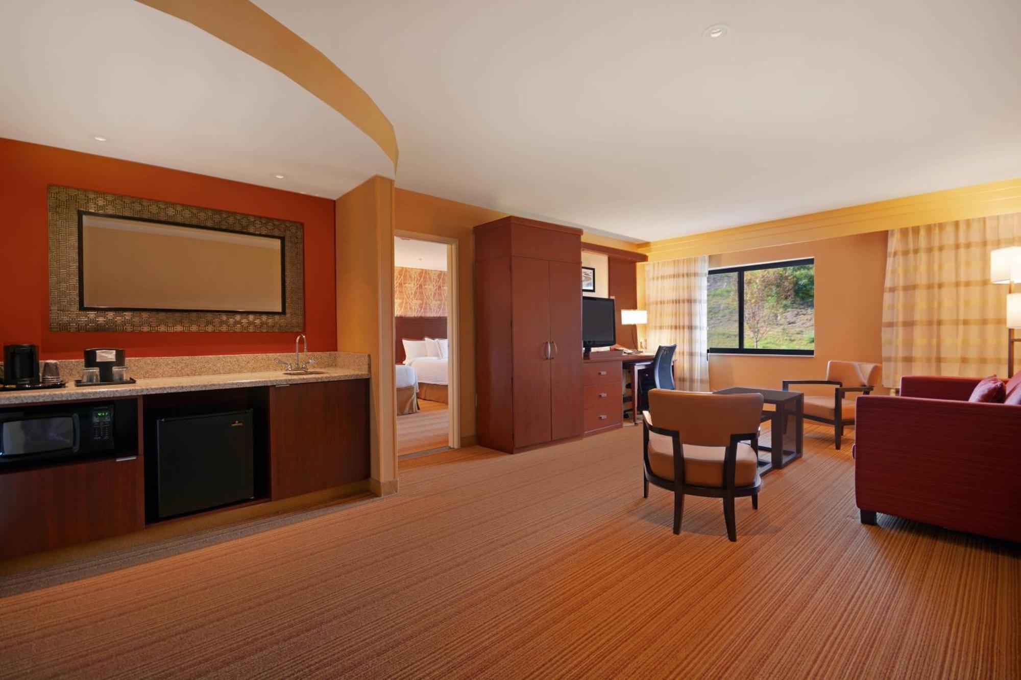 Готель Courtyard By Marriott Онеонта Екстер'єр фото