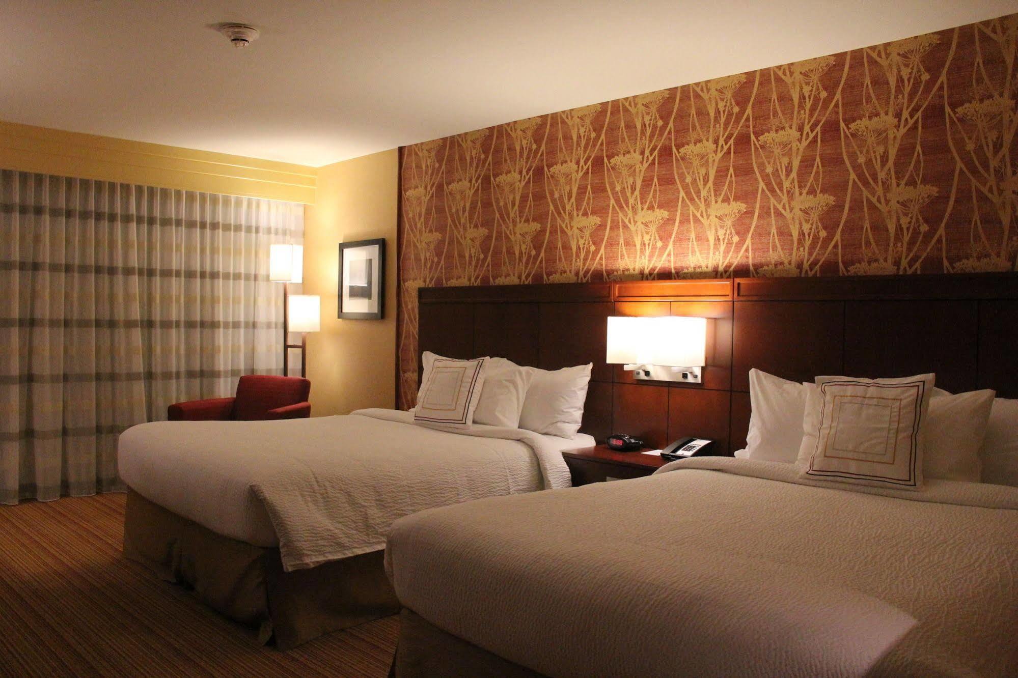 Готель Courtyard By Marriott Онеонта Екстер'єр фото